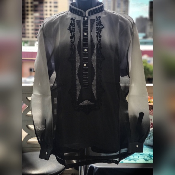 Pina Jusi Monochromatic Barong Tagalog - Picture 2 of 3